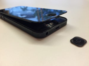 バッテリーが膨張したiPhone5