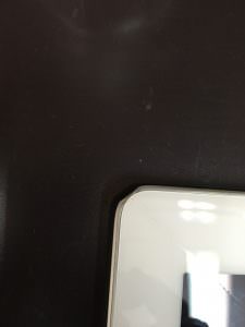 金属フレームがかなりひしゃげている