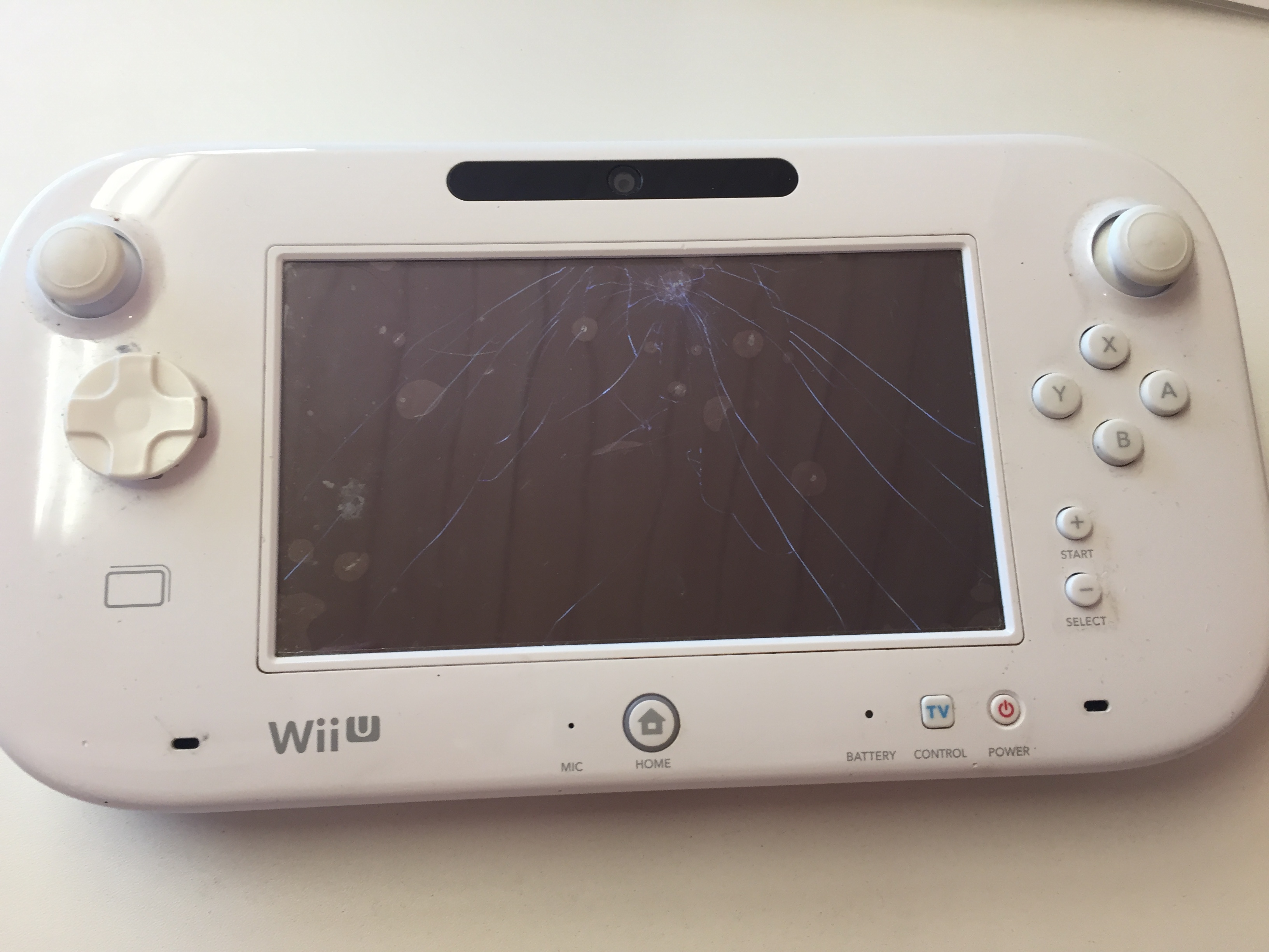 落してパキッ 画面が点かないwiiu ゲームパッド 沖縄 Iphone修理 スマイルファクトリー