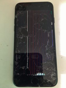 iphone7液晶パネル破損