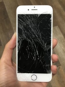 割れたiphone