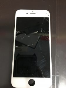 割れたiphone