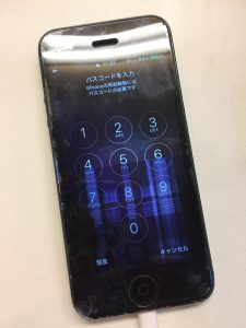 液晶パネルも割れて表示不良