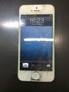 iPhone5ガラス割れ01