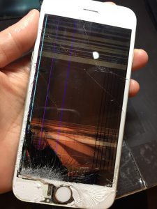 表示不良とガラス割れ・フレーム曲りのiPhone6