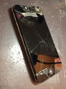 液晶タッチ不良とパネルが浮き上がったiPhone5