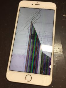 白い画面でも割れの酷さがわかるiPhone6s