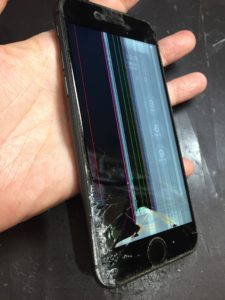 側面が削れたiPhone8