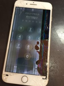 液晶割れでタッチ不良と表示不良のiPhone7Plus