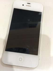 画面が真っ暗のiPhone4s