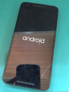 ロゴマークまでしか点かないNexus5x