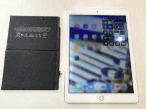 新品電池に交換したiPad Air2