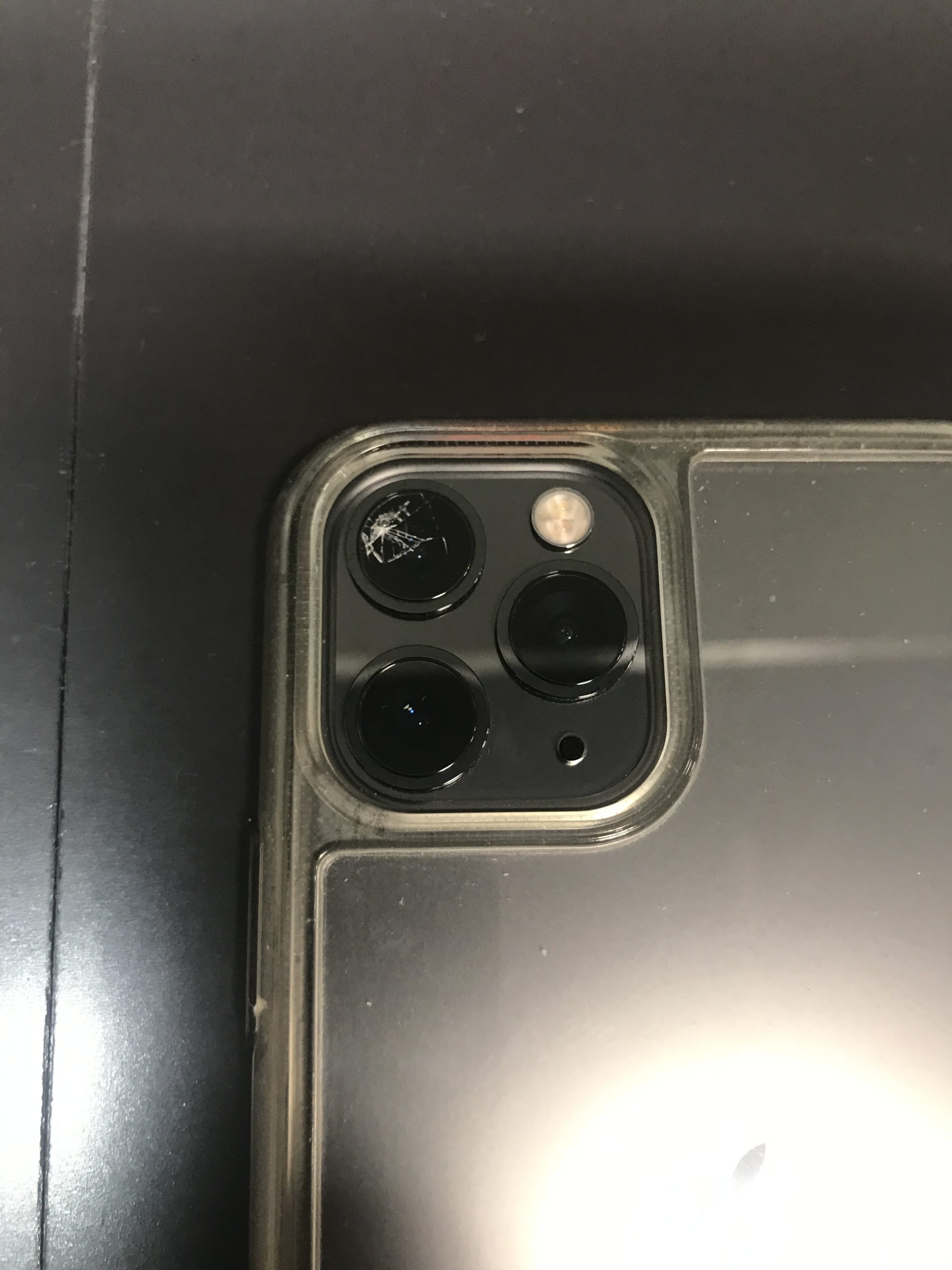  Apple、iPhone 7の背面カメラカバーがサファイアであることを確認